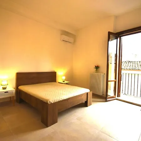 Un Balcone Su Ibla Apartment *